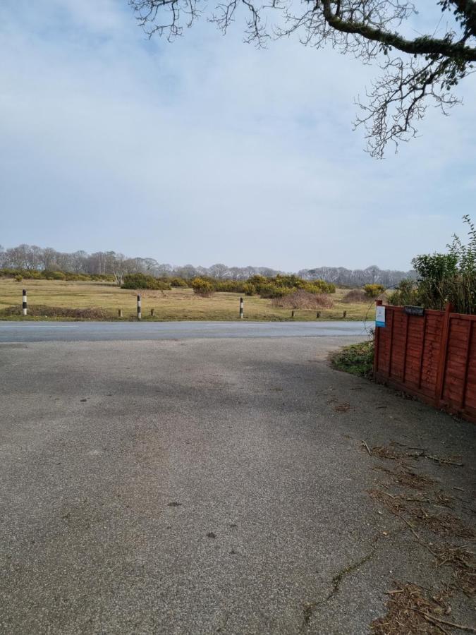 Lovely 2-Bedroom New Forest Apartment On A Farm 뉴밀튼 외부 사진
