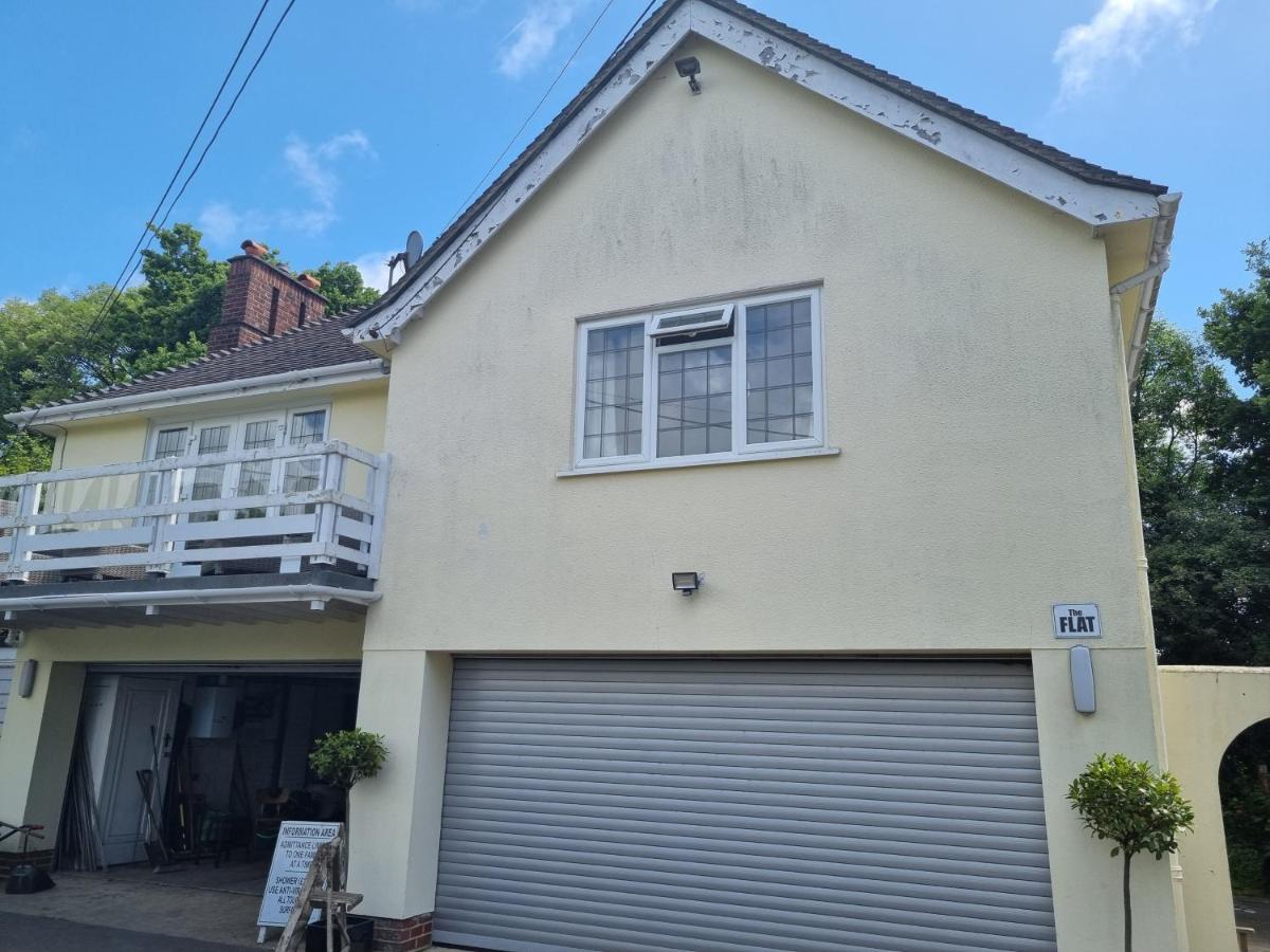 Lovely 2-Bedroom New Forest Apartment On A Farm 뉴밀튼 외부 사진
